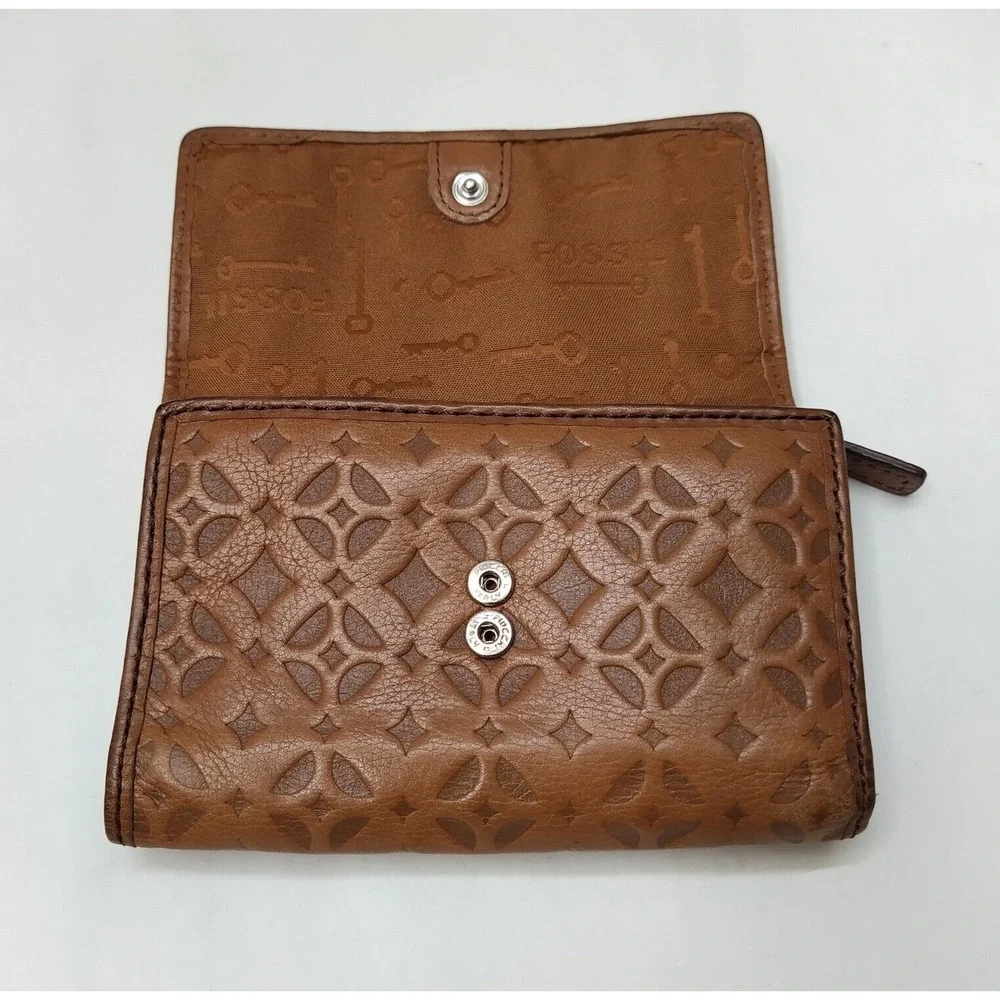 Fossil Brown Leather Credit Card ID Window Trifold Wallet